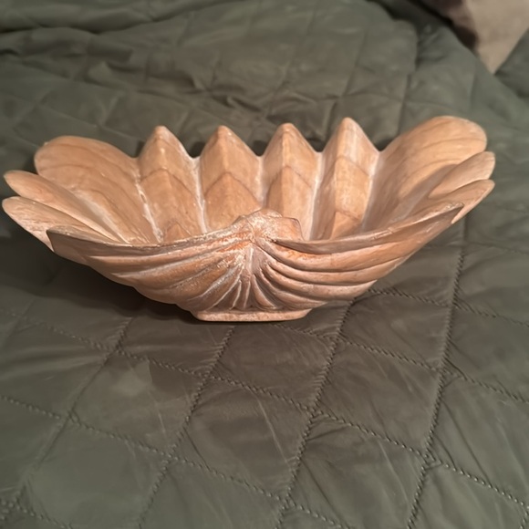 Vintage tan faux wood large seashell decor bowl - Picture 6 of 9